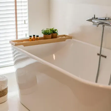 Sersea - Spacious House In With Garage أوستيند